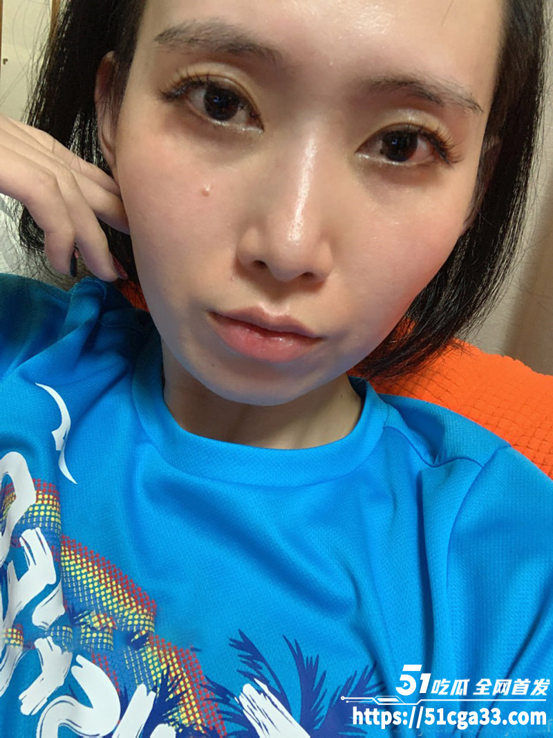 OnlyFans极品人妻 珍妮 自慰视频流出 超大黑牛狂捅嫩穴 高清特写骚逼拉丝镜头！ - 51吃瓜网-51吃瓜网