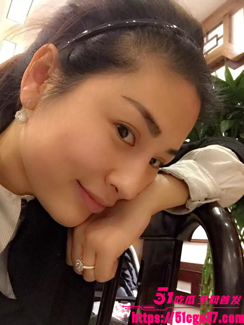 珠海高颜值人妻 张旭菲 与领导偷情视频流出 肥美的嫩穴被后入冲刺到喷尿！ - 51吃瓜网-51吃瓜网