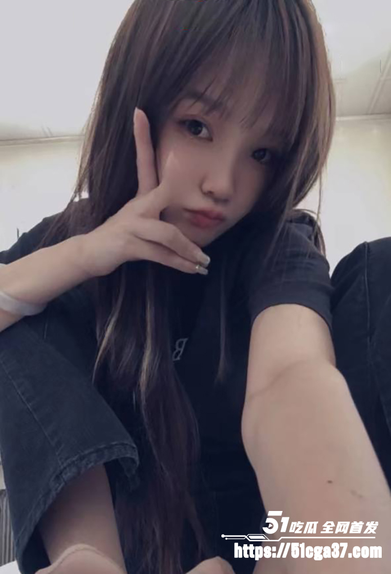 快手美女网红 杨瘦瘦 性爱视频流出 淫荡小母狗全裸淫舞主动骑乘足交 口活超棒各种深喉吞精！ - 51吃瓜网-51吃瓜网