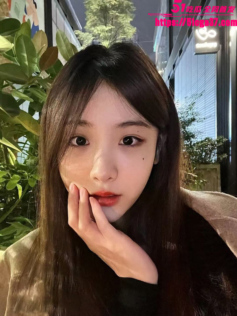 青岛性感美女 佟晴儿 不雅视频流出 完美身材前凸后翘 无套后入上位骑乘 尽显淫荡姿态！ - 51吃瓜网-51吃瓜网