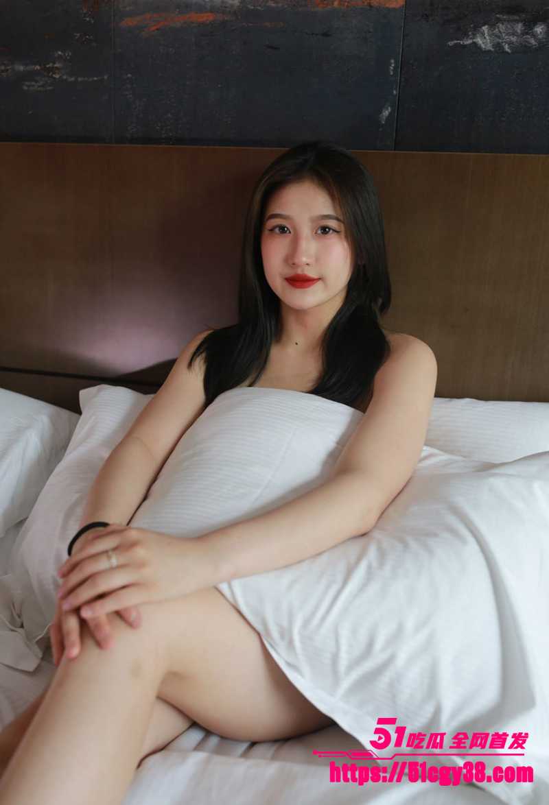 极品女神裸模 彤彤 大尺度露出写真流出 颜值漂亮气质高 皮肤白皙美乳诱人 粉嫩蜜穴香艳无比！ - 51吃瓜网-51吃瓜网