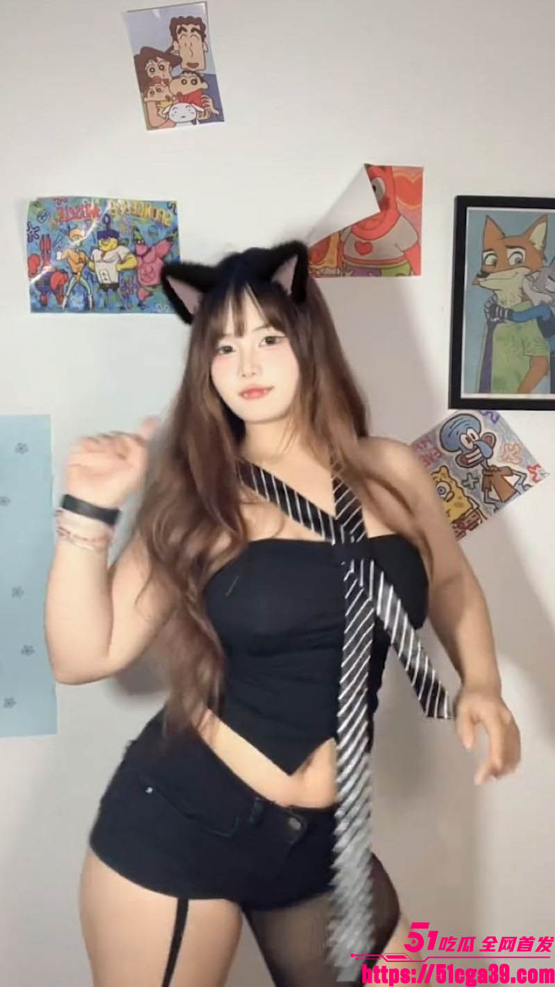 快手才艺主播 疯狂小豹 定制全裸抖奶 E杯巨乳晃动乳波乱飞 扭动细腰肥臀 视觉冲击拉满！ - 51吃瓜网-51吃瓜网
