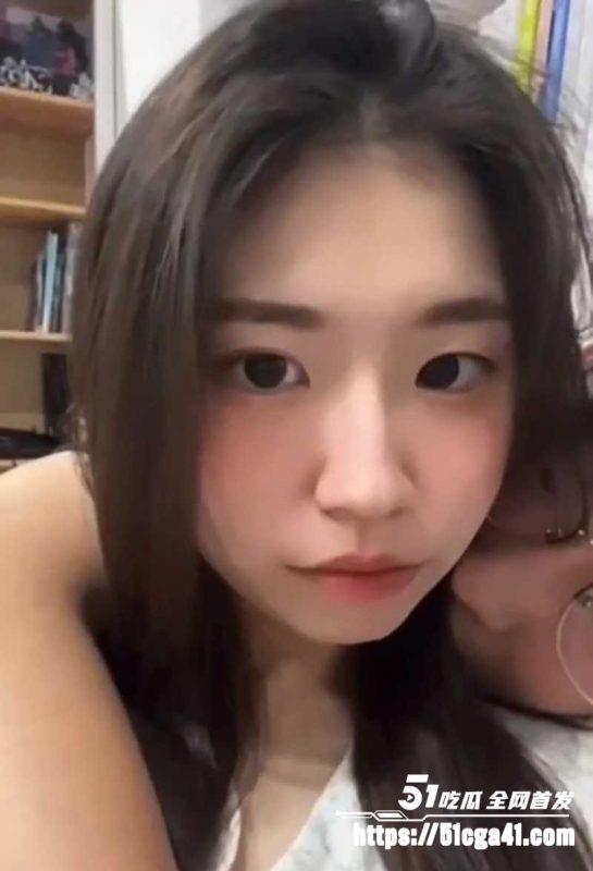 台湾高颜值大学生 邓丽欣 与男友的性爱视频流出 从开始抗拒到配合露脸 逐步沦为淫骚母狗！-51吃瓜网