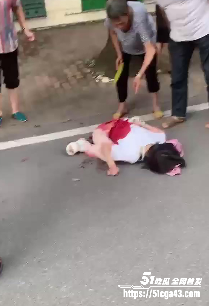 震惊全网的耒阳街头砍人案监控曝光 31岁段某超疯狂砍人 被砍孩童哭喊救命 多人倒地丧命 胆小慎入！ - 51吃瓜网-51吃瓜网