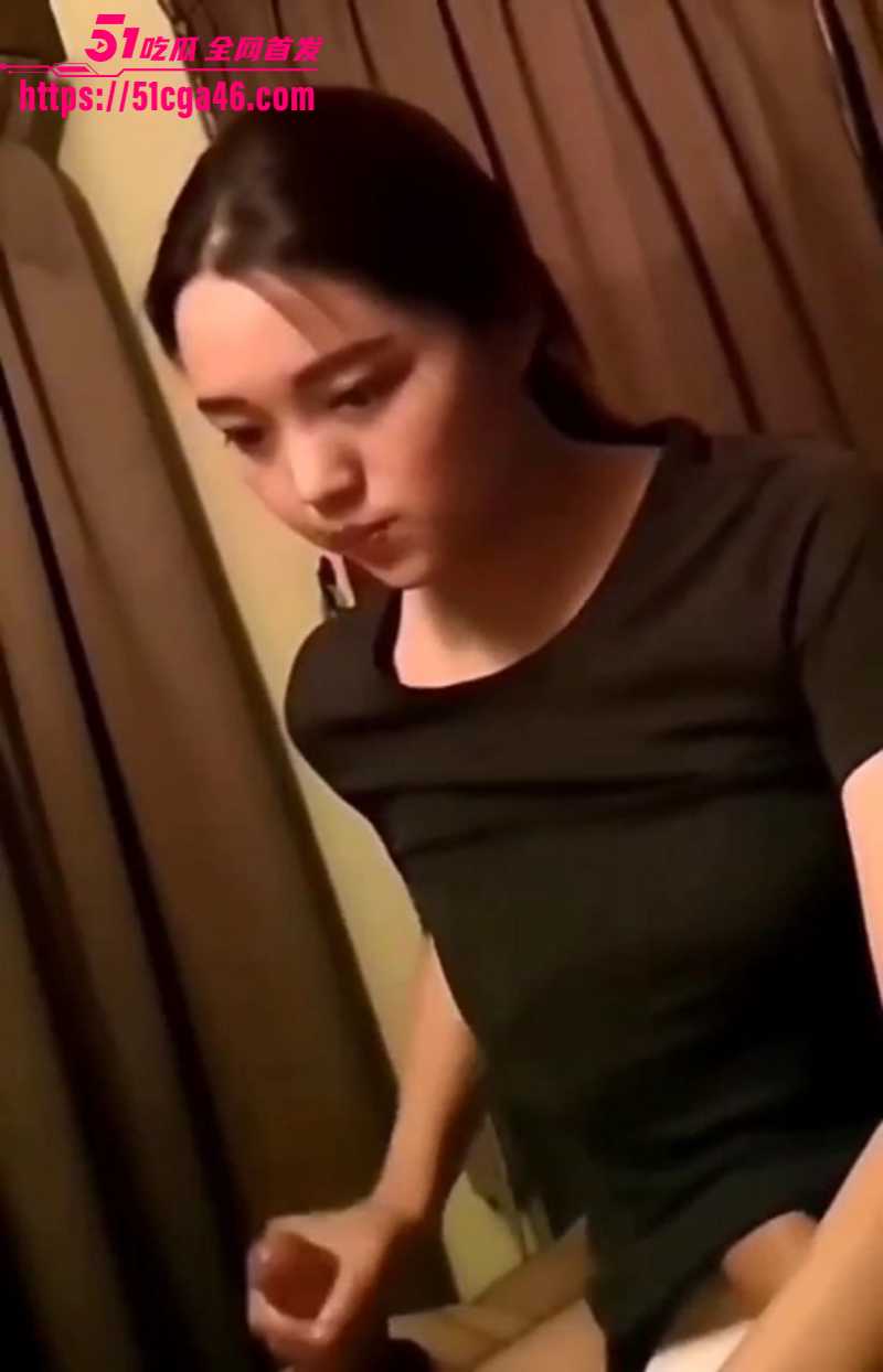 当年火爆全网的万人求系列 甜美小姐姐打飞机合集流出 精油按摩私密高潮 顶级抓龙筋手法 没人能坚持3分钟！ - 51吃瓜网-51吃瓜网
