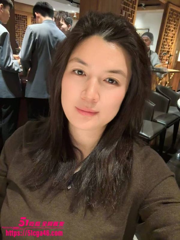 风韵犹存巨乳少妇 朱长银 在广东北京多地诈骗 和多名男子有染被开盒曝光 大量露脸做爱视频被偷拍流出！-51吃瓜网