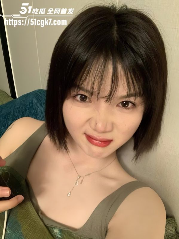 辽宁沈阳 王钰蕊 性爱视频流出 深喉口交粉嫩小穴特写 无套爆操白浆沾满大屌 叫床声让你欲火焚身！-51吃瓜网