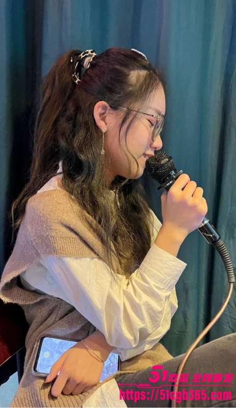 上海风骚少妇 魏欣冉 趁老公上班偷腥被爆 出轨视频流出 口交撅臀骚穴大开 淫荡至极！-51吃瓜网