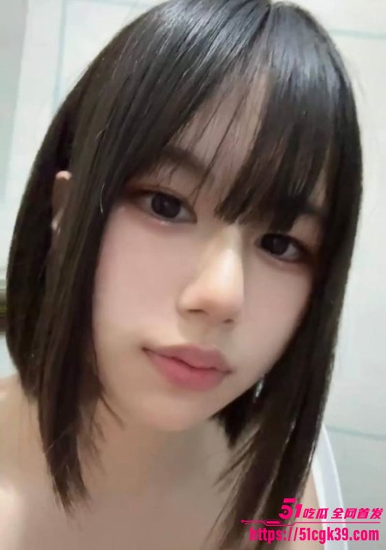 浙江温州情侣裸聊视频流出 短发女友阿黑颜表情丰富 镜头前秀身材自慰喷地板水 呻吟连连！-51吃瓜网