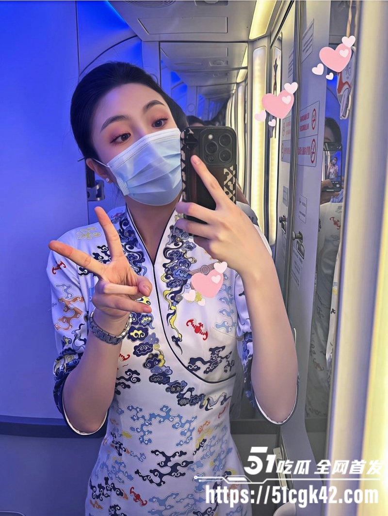 性感空姐 不爱飞的海燕 航班落地即战 土豪金主酒店直捅蜜穴 制服撕裂无套狂干 浪叫求饶高潮喷汁！ - 51吃瓜网-51吃瓜网
