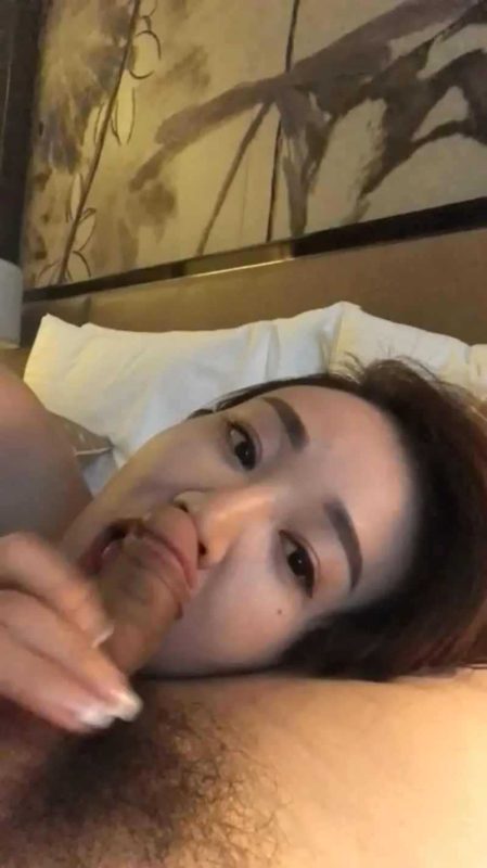 精品流出 欠债20万的广州网红脸巨乳人妻 和炮友边打炮边聊天-51吃瓜网