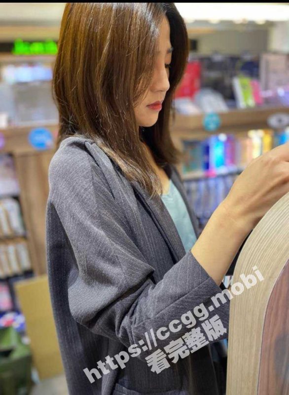 太平洋保险金牌女销售的秘密武器 酒店睡完就签单！ 两份，说好了不许反悔！-51吃瓜网