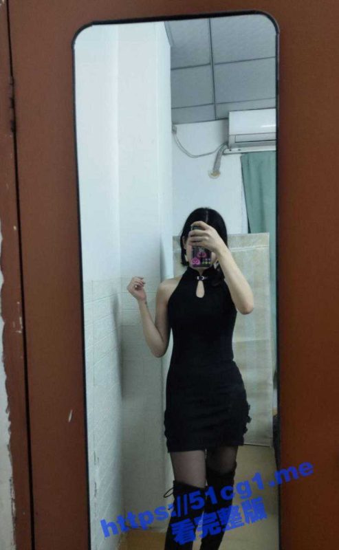 500块钱就能内射！喜欢吞精的前女友『海澜』为挣钱出租屋拍骚照 背着男友明码标价卖逼！-51吃瓜网