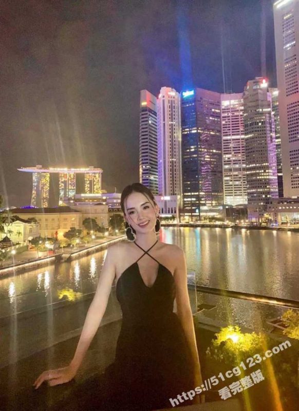 破解高档小区公寓摄像头偷拍 有钱人金屋藏娇气质单身白领的日常私密生活 高颜值身材好无限遐想-51吃瓜网