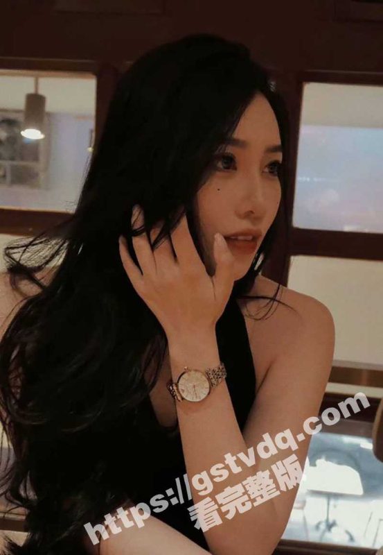 广州极品反差婊模特 高婷婷 女友的闺蜜私下勾引我 还和前男友车震完夹着精液来让我舔逼！-51吃瓜网