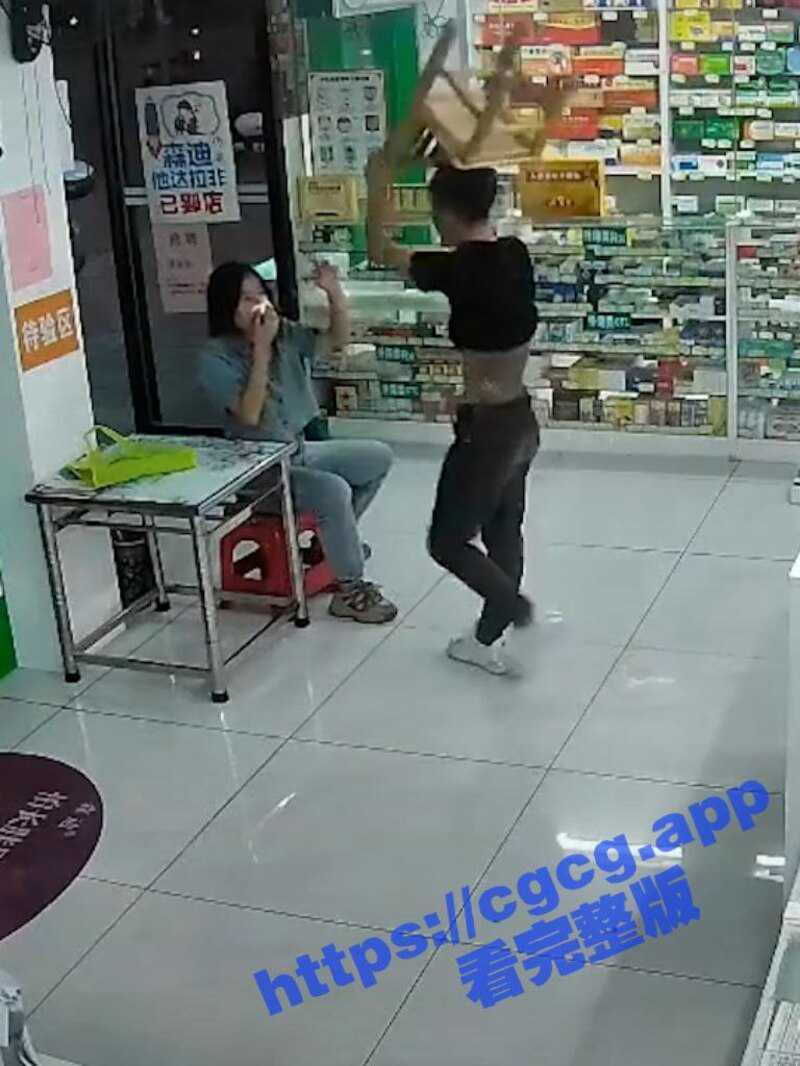这样的人也配有女朋友？广西桂林恭城县 男子多次爆打女友致其受伤 在药店处理伤口还在打！ - 51吃瓜网-51吃瓜网