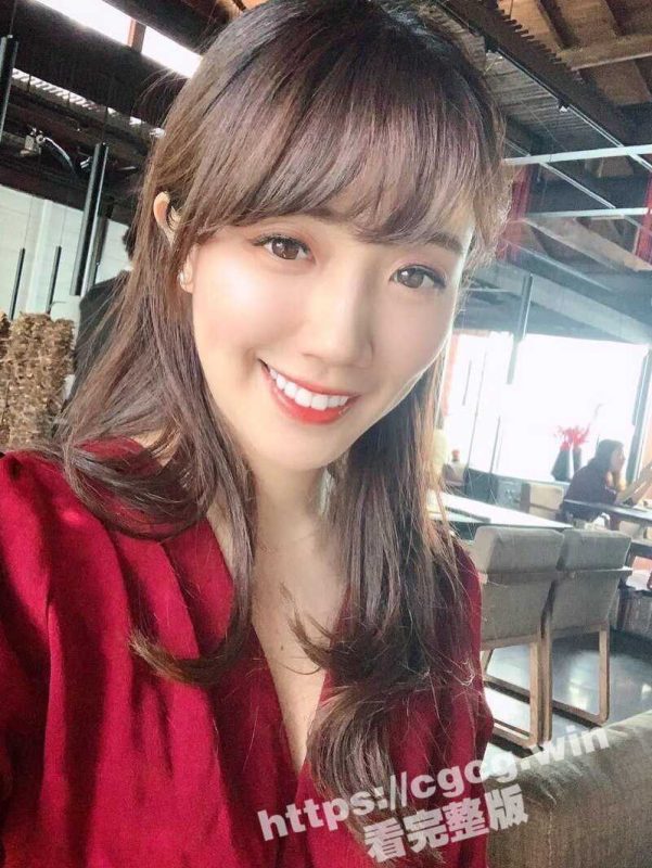 华航极品空姐 在酒店为炮友口爆 女上位 一根满足不了那来两根鸡巴 露脸不雅视频流出-51吃瓜网