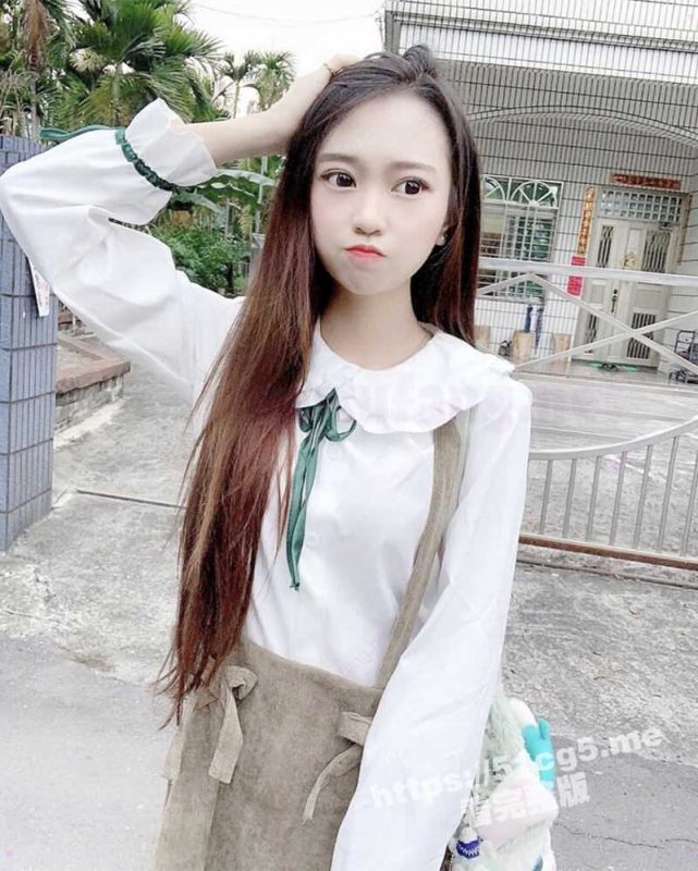 被假经纪人欺骗的极品嫩妹 主动掰开鲍鱼看看是否处女 果然是人美逼美 翘臀大奶经纪人很满意-51吃瓜网