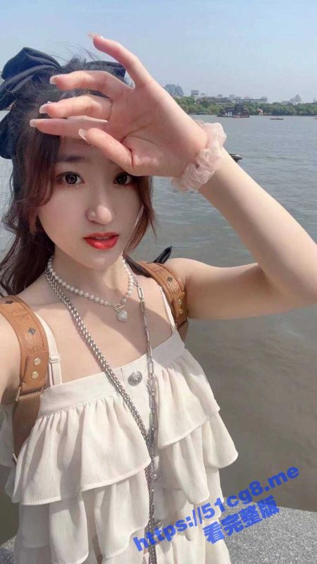 曝光30岁沈阳骚女 邓阿冰 18岁被破处 有过十几任男朋友 喜欢玩3p 已经有过七八次交换 非常反差！-51吃瓜网