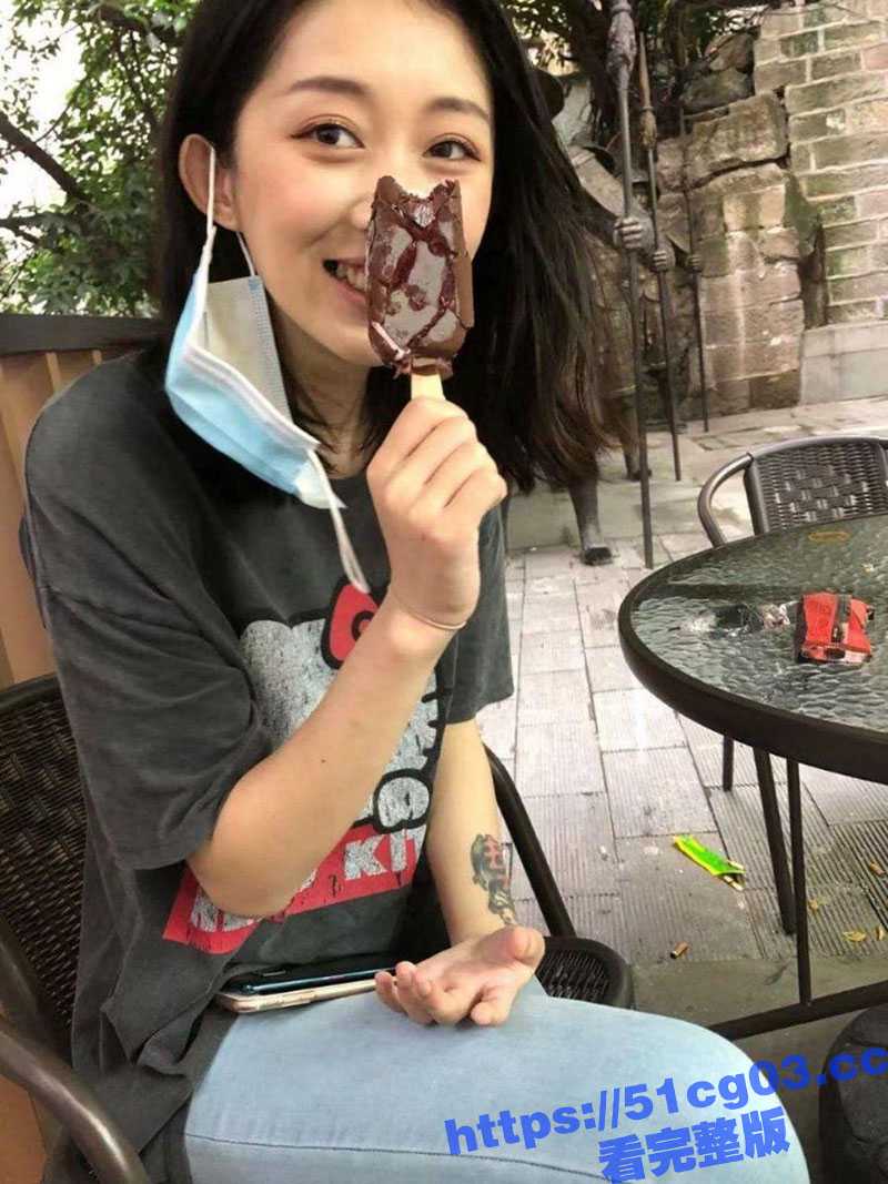 土豪包养的大学生母狗 身材高挑细腰长腿 各种制服诱惑 你心中的女神 只是有钱人的胯下玩物 - 51吃瓜网-51吃瓜网