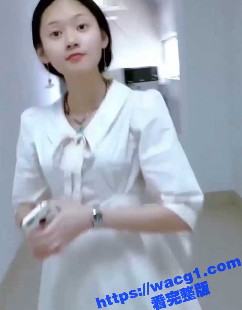 极品白裙子嫩妹上厕所嘘嘘被偷拍大神拍逼 拍完大神还找死一般上前跟小仙女搭讪 - 51吃瓜网-51吃瓜网