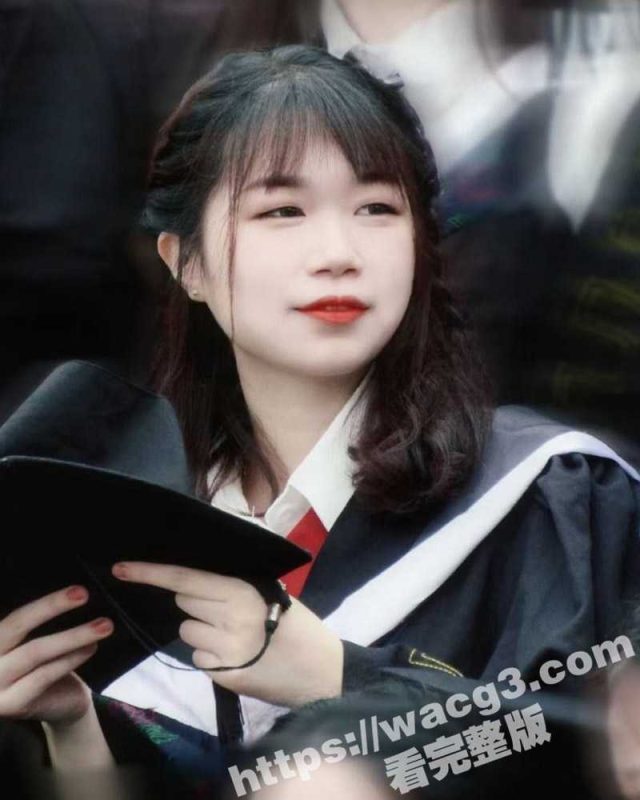 湖北华中科技大学眼镜学霸 张菲琪 沦为性交母狗 一嘴同吃双屌 被掐奶虐到嚎啕大哭 看着真是可怜-51吃瓜网