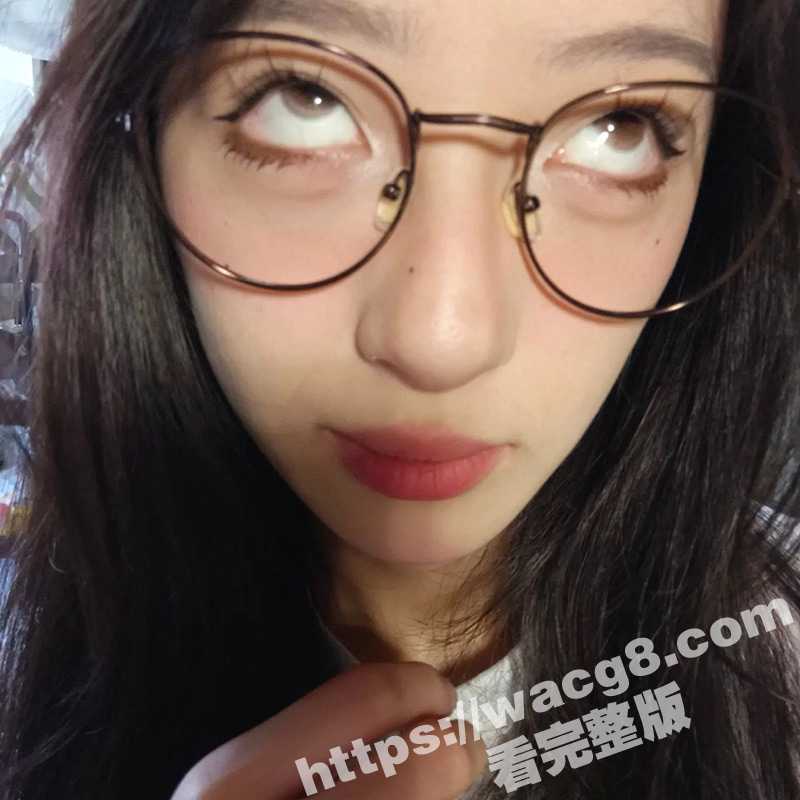 抖音10W粉丝高颜值大学生网红灌汤饱饱 漏奶自慰高潮脸私拍给榜一大哥 骚起来简直是条母狗！-51吃瓜网