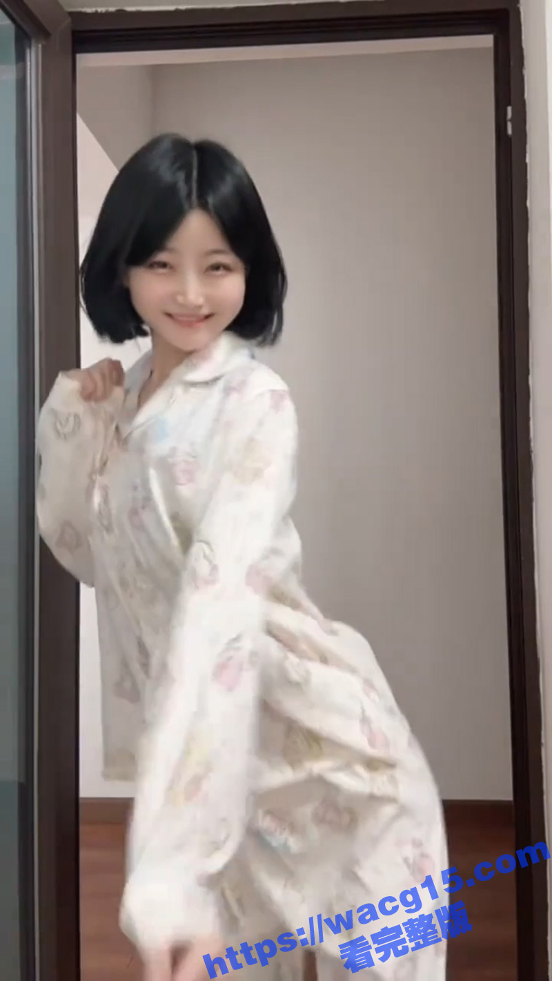 最近抖音上超火的 凤舞九天 变装系列合集 妹子们争相模仿的开关灯变装!反差的不得了! - 51吃瓜网-51吃瓜网