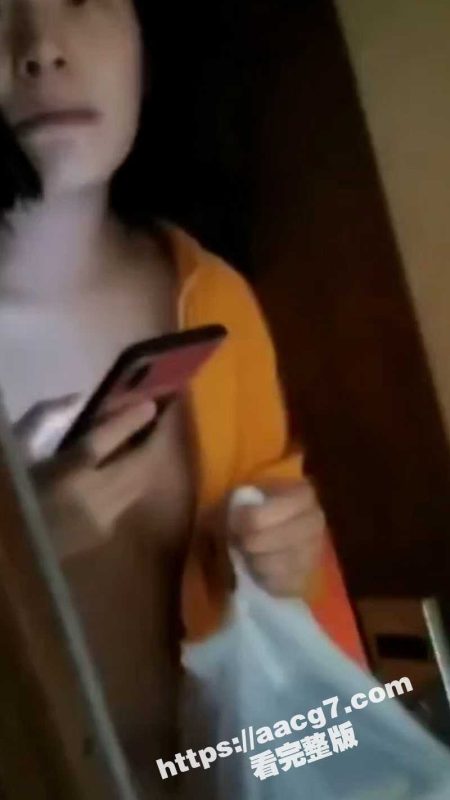 小哥送外卖碰到艳遇 美女裸体开门接外卖 热情邀请小哥进家呆一会儿 网友:又想骗老子去送外卖-51吃瓜网