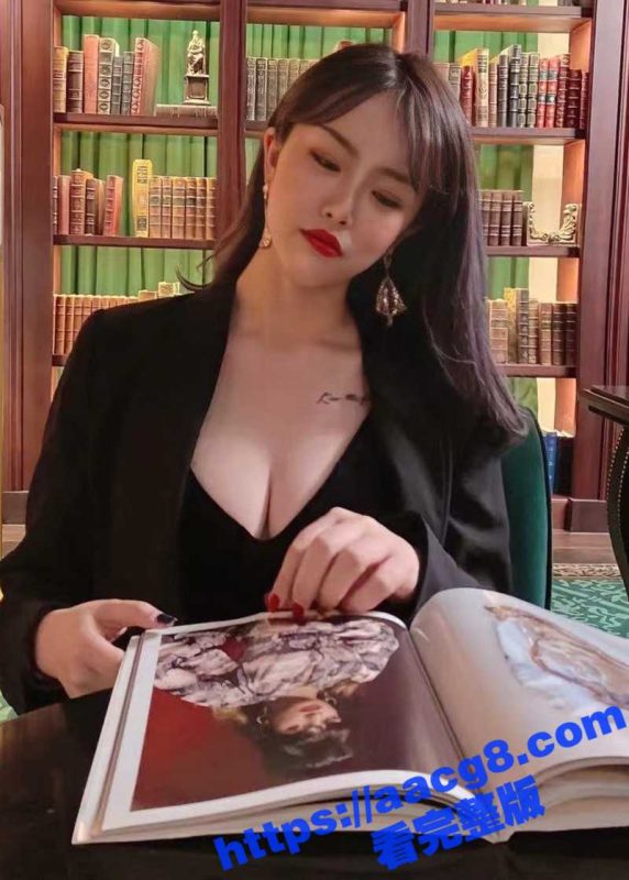 上海外国语大学微胖巨乳美女 李天柔 酒店透视装被男友抬着腿无套爆操打桩输出-51吃瓜网