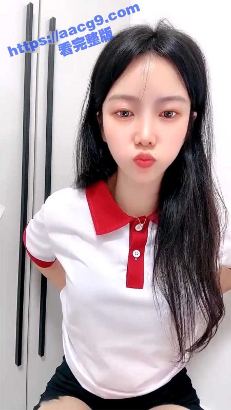 绝美颜值嫩妹下海 04年极品小仙女 大方展示粉嫩美乳 白嫩翘臀配一线天嫩鲍 真让人眼馋啊-51吃瓜网