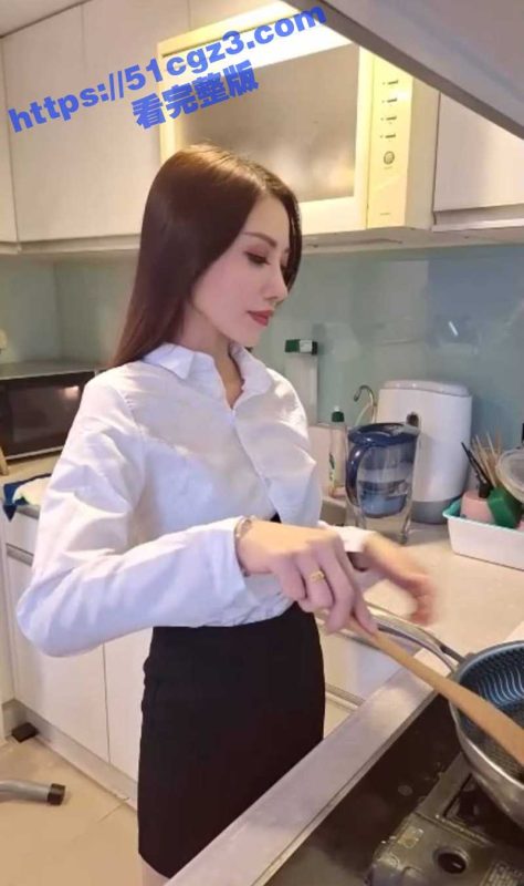 高颜值夫妇自制真实性爱视频 开放程度令人咋舌 厨房餐厅客厅处处都是最佳炮房-51吃瓜网