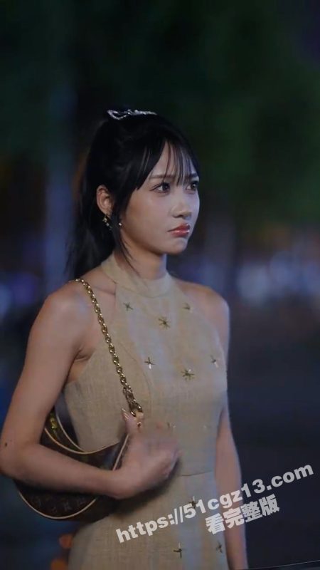 每日短剧《闪婚夫妇掉马了》豪门大小姐竟强睡了霸道总裁 转身两人伪装身份闪了婚！-51吃瓜网