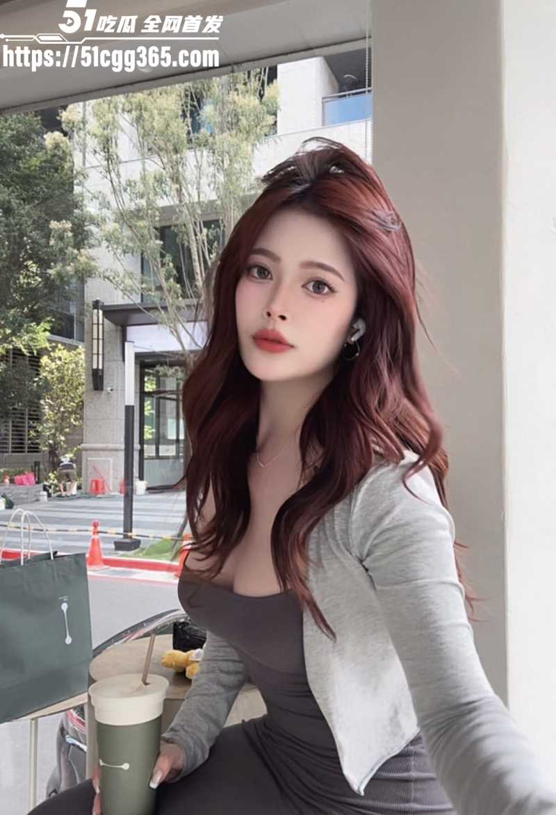 台湾网红女神 HI_NXXG 约炮合集流出 与男粉性爱实录 露脸挨操玩吞精！ - 51吃瓜网-51吃瓜网