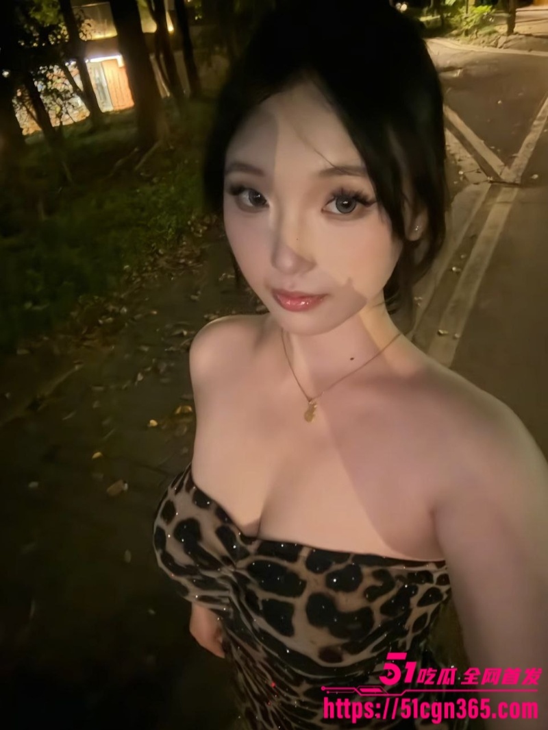 广西桂林精神小妹 冯诗瑶 做爱视频流出 黑丝连体服裹身勾勒完美曲线 口交吞屌多体位激情爆操白浆流淌！ - 51吃瓜网-51吃瓜网